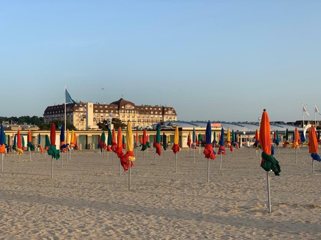 Duplex Au Coeur De Deauville Avec Vue Imprenable Et Parking Prive Екстер'єр фото