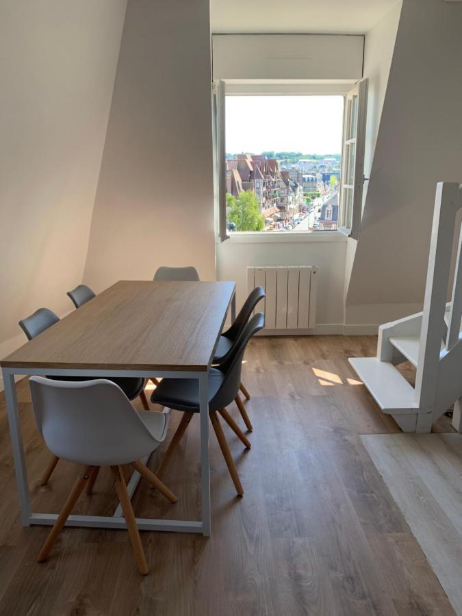 Duplex Au Coeur De Deauville Avec Vue Imprenable Et Parking Prive Екстер'єр фото